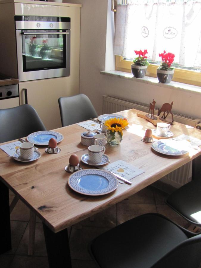Schlossblick Ferienhaus: Cozy 6-Person Retreat with Castle Views Trunkelsberg Exterior photo