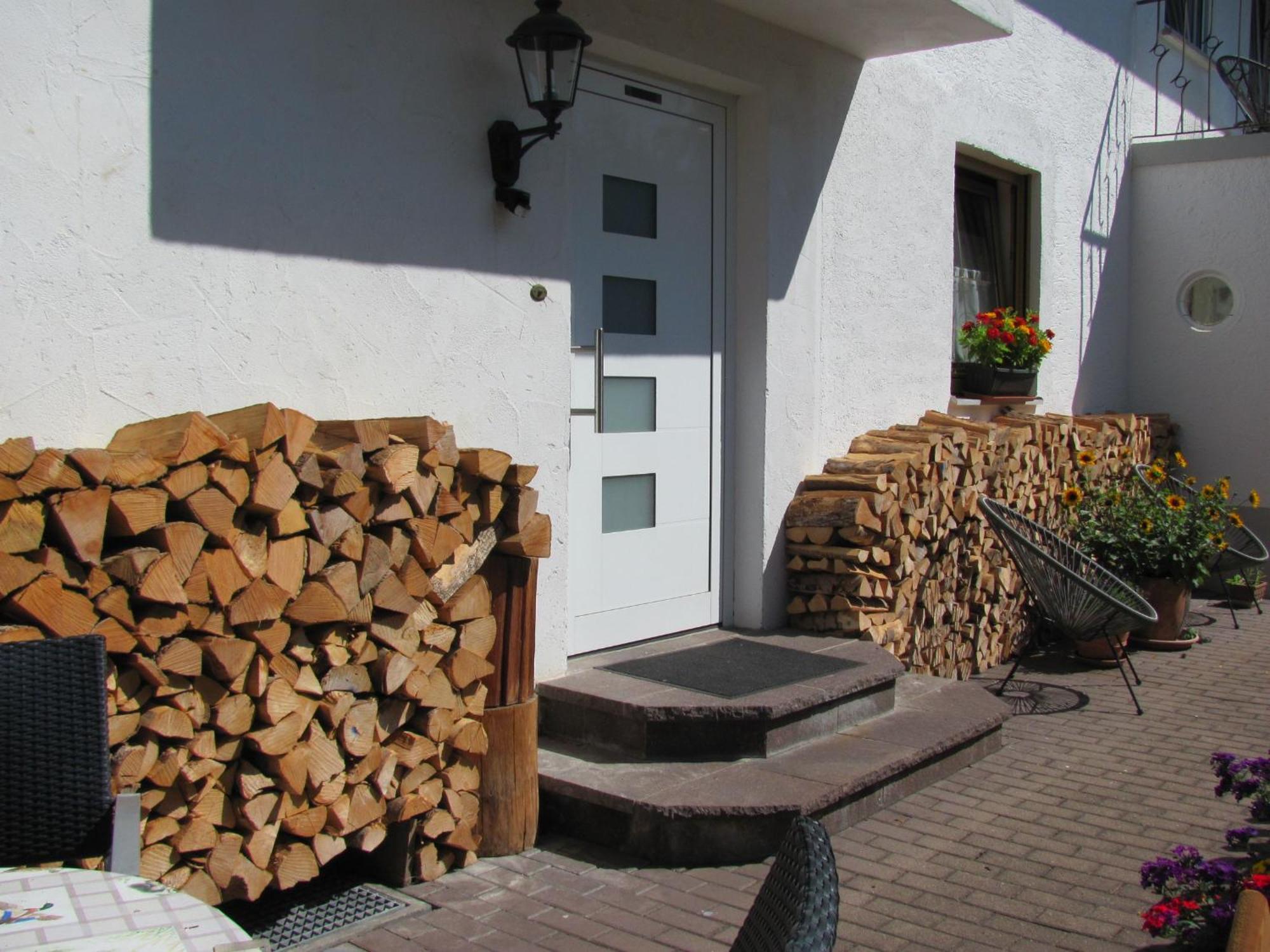 Schlossblick Ferienhaus: Cozy 6-Person Retreat with Castle Views Trunkelsberg Exterior photo